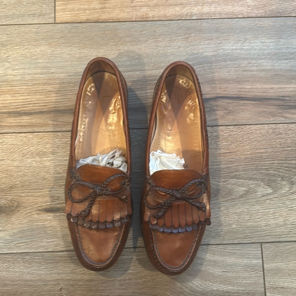 Allen Edmonds brown leather men’s shoes